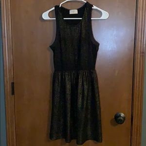 Black sleeveless dress